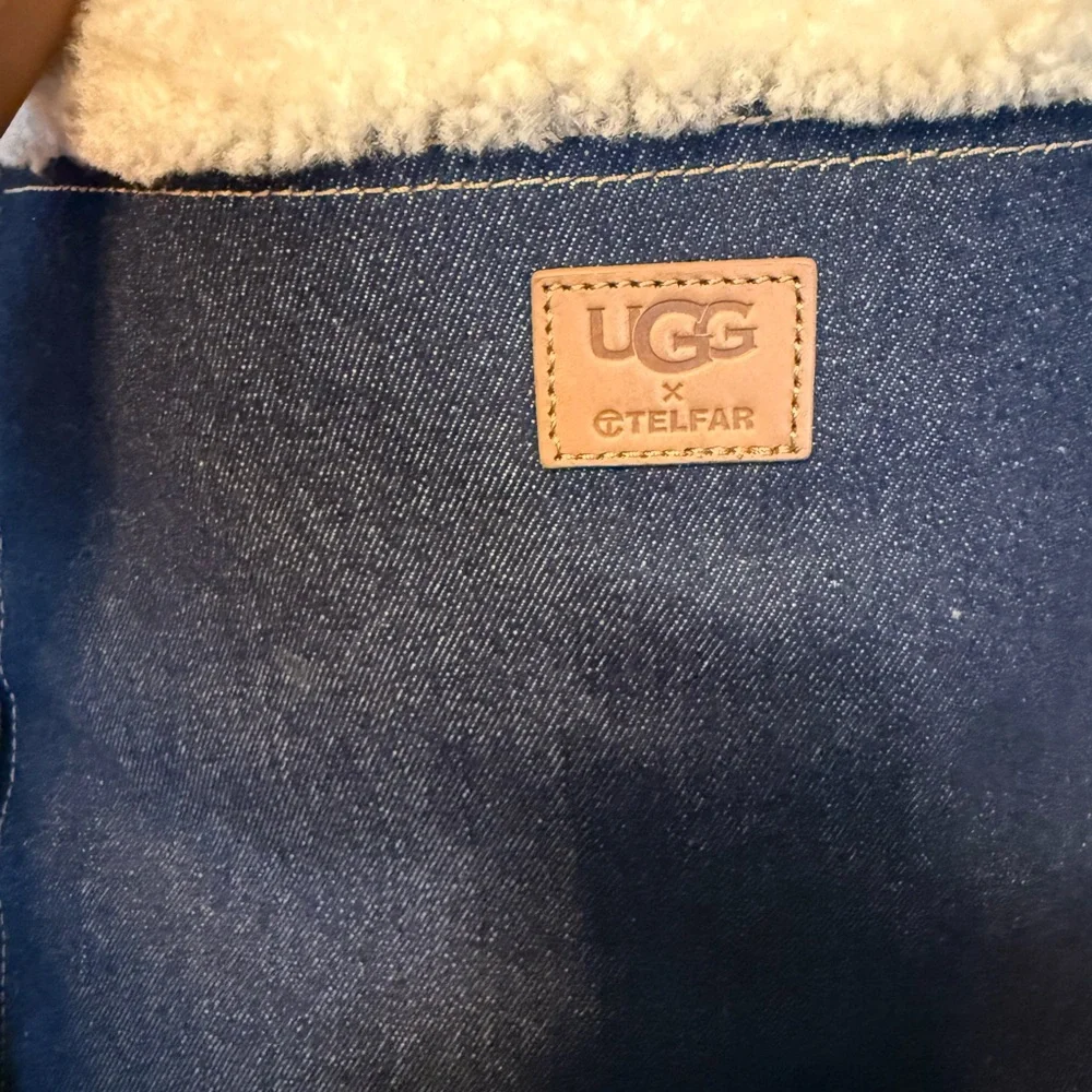 Telfar/UGG collab medium Blue and White Tote Bag - Picture 3 of 4
